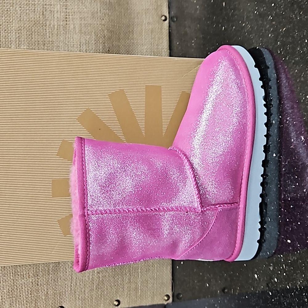 NEW UGG KIDS CLASSIC GLITTER FUSCHIA